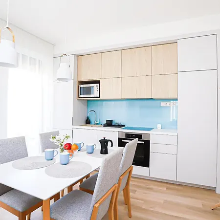 Platan Garden With Lakeview Apartment