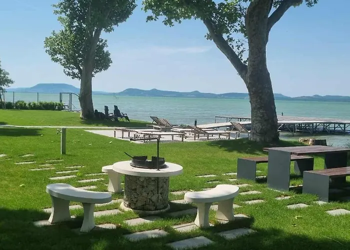 Apartment Platan Garden With Lakeview *