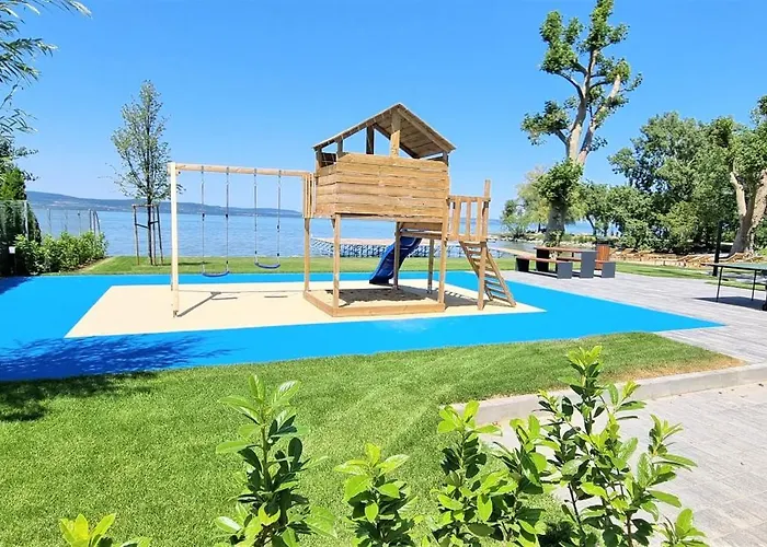 Platan Garden With Lakeview *