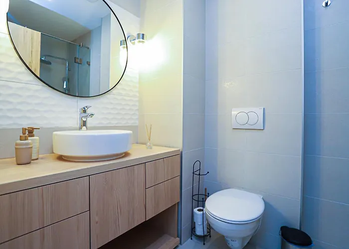 アパート Platan Garden With Lakeview *