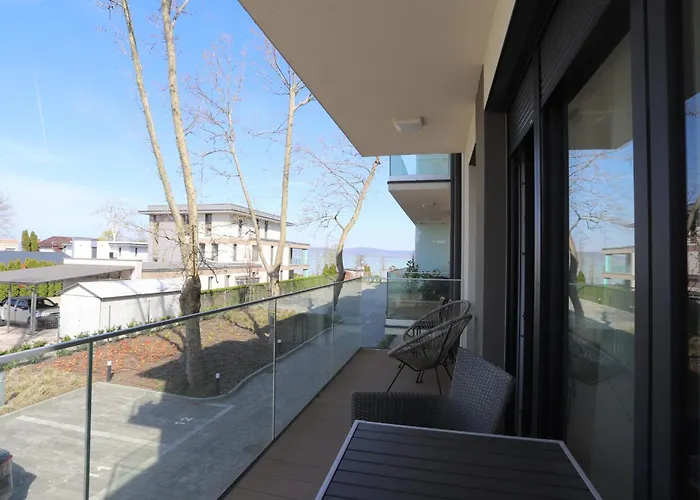 Platan Garden With Lakeview アパート *